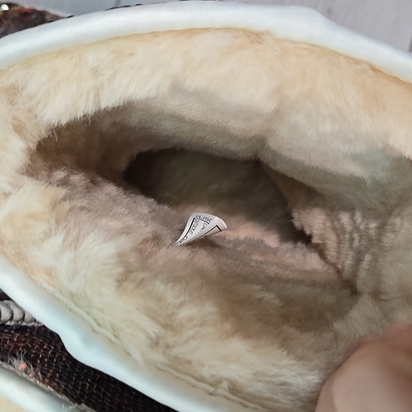 Ugg Australia Women 3353 Sequin-Embellished Sheepskin Boots Shoes Sz 8 - Picture 7 of 12